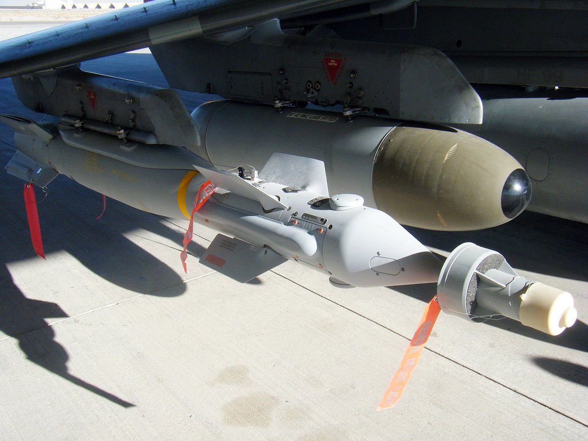 ⚡️The UK willy supply Ukraine with Paveway IV laser-guided bombs with a 230kg mass, as part of their latest military aid package, BBC correspondent Jonathan Beale reports.