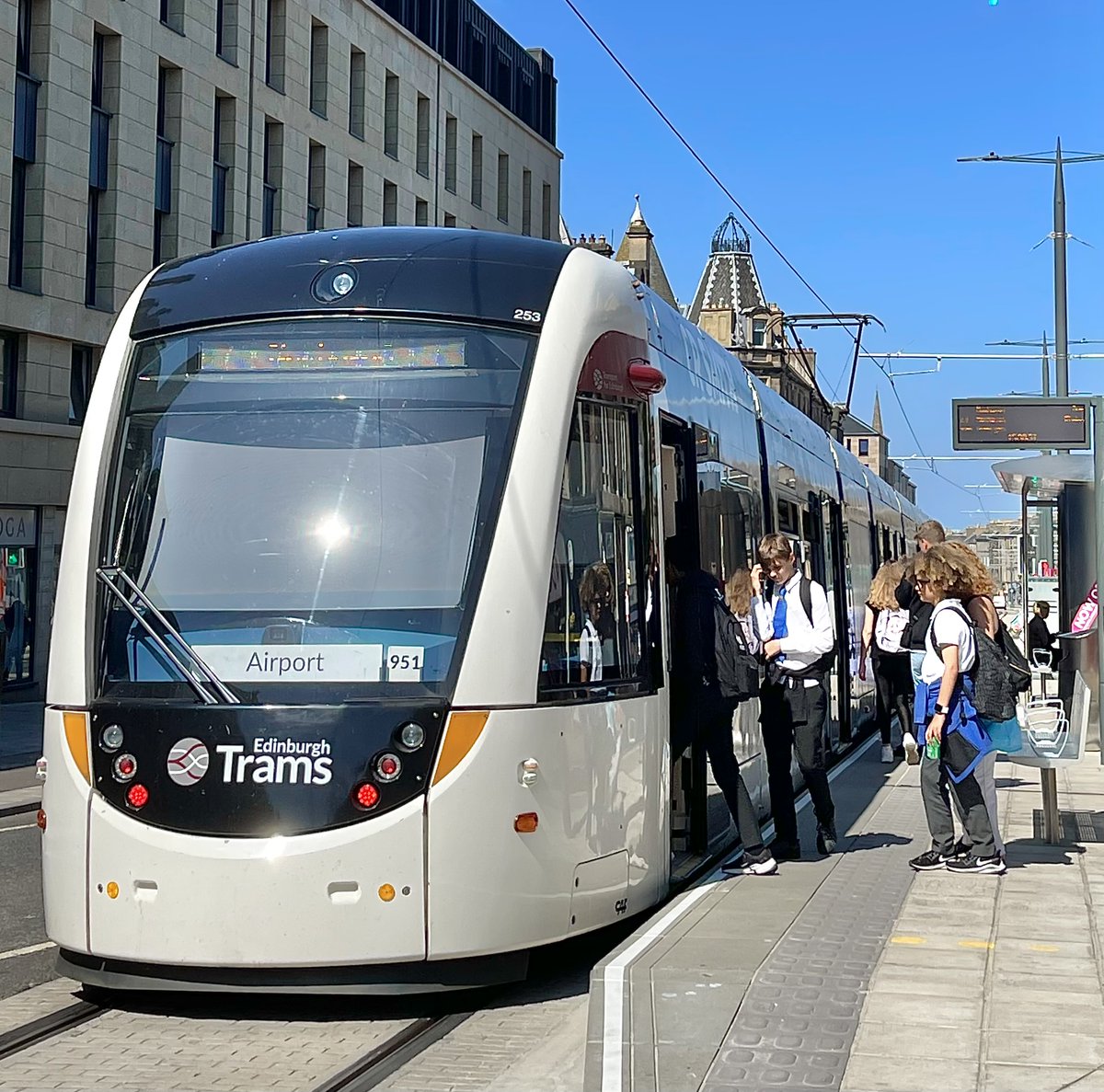 TRAM PROECT DELIVERY IS A WORK IN PROGRESS.—Community Councils Together on Trams disappointed at missing answers to key questions. Deputation to tomorrow's Transport & Environment Cmte previewed here: broughtonspurtle.org.uk/letters/tram-p… #Edinburgh #hyperlocal #news #transport