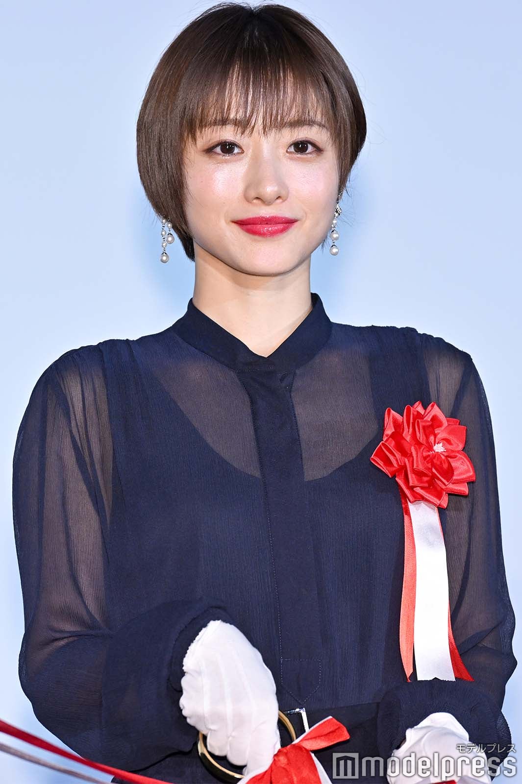 石原さとみ モデルプレス 【写真追加📸】石原さとみ、オープニングテープカットセレモニー＆「#ミッシング」特別試写会舞台挨拶に登壇✨️  👗シースルードレスで華やか登場 ✍🏻監督に直談判した過去「今の自分を壊してほしい」 🔻フォトギャラリー  https://t.co/aHLZS3KLCR ...
