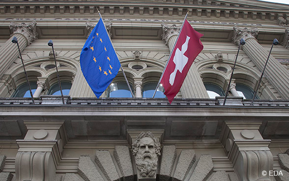 BILATERALE III: SCHWEIZ MUSS AN DER ZUKUNFT DES SCHIENENGÜTERVERKEHRS MITWIRKEN
Der Bundesrat hat mit dem definitiven Verhandlungsmandat den Auftakt zu den Bilateralen III gegeben. Wir vom VAP unterstützen die Bestrebungen im Bereich Landverkehr. Mehr:
cargorail.ch/bilaterale-iii…