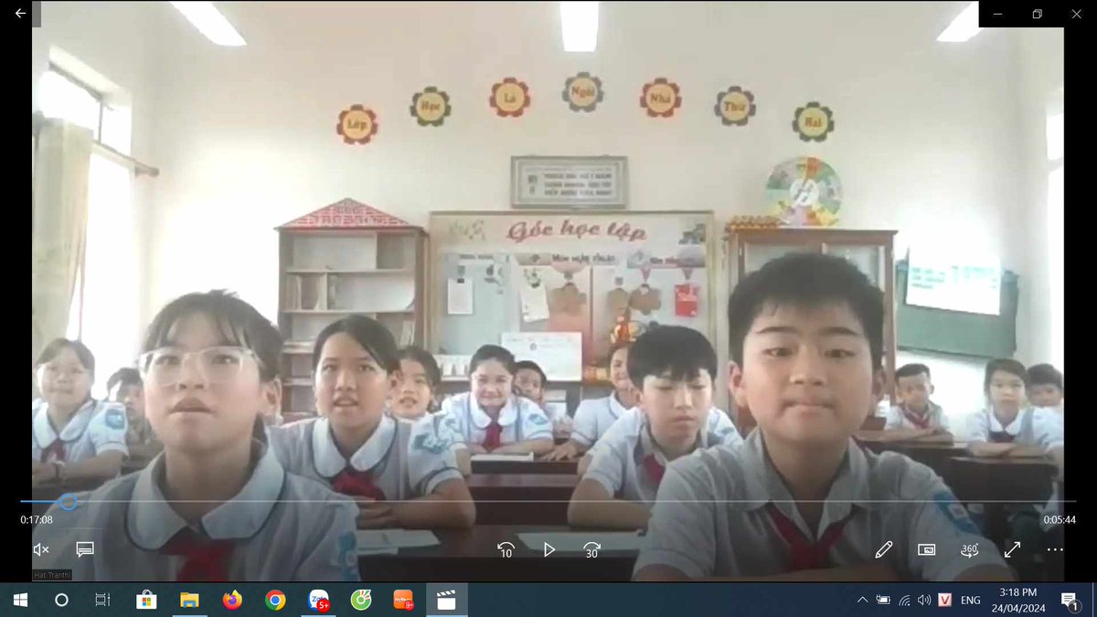 dondi64's tweet photo. Meeting with Vietnamese children.
Asking questions to get to know each other, then they showed me their drawings to tell where they live, favorite sports, and foods.
https://t.co/4OLxt0dtva
#collaboration #zoom #onlineclass #onlineeducation #miedu #mieexpert https://t.co/w86aDpzzsY