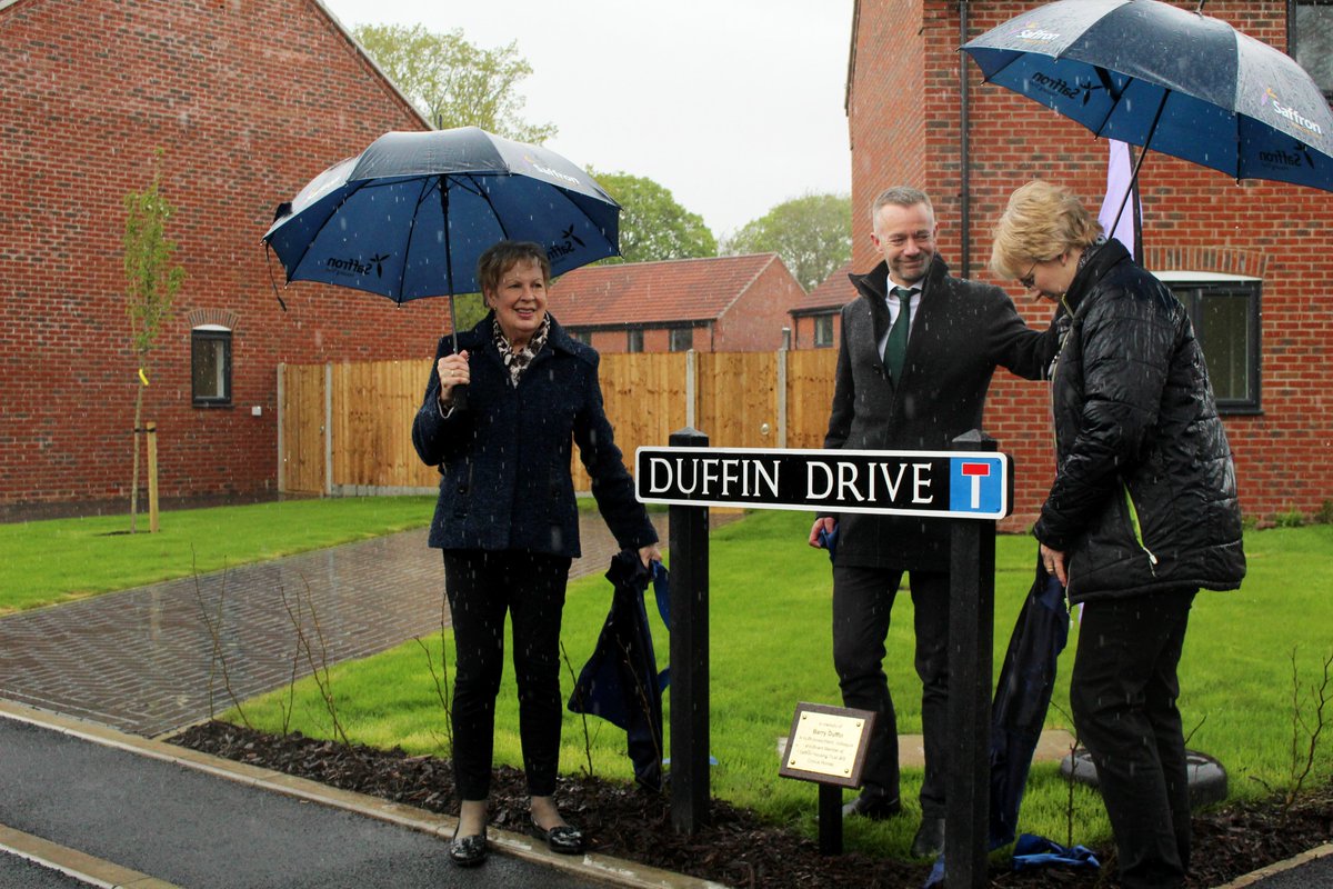 Thank you to the @EDP24 and @wymandatmercury for covering our completion event at Lavender Meadow, where we unveiled 'Duffin Drive' in memory of Barry Duffin, our much-loved Board member and South Norfolk Councillor. Read the full article below 👇 edp24.co.uk/news/24271820.…