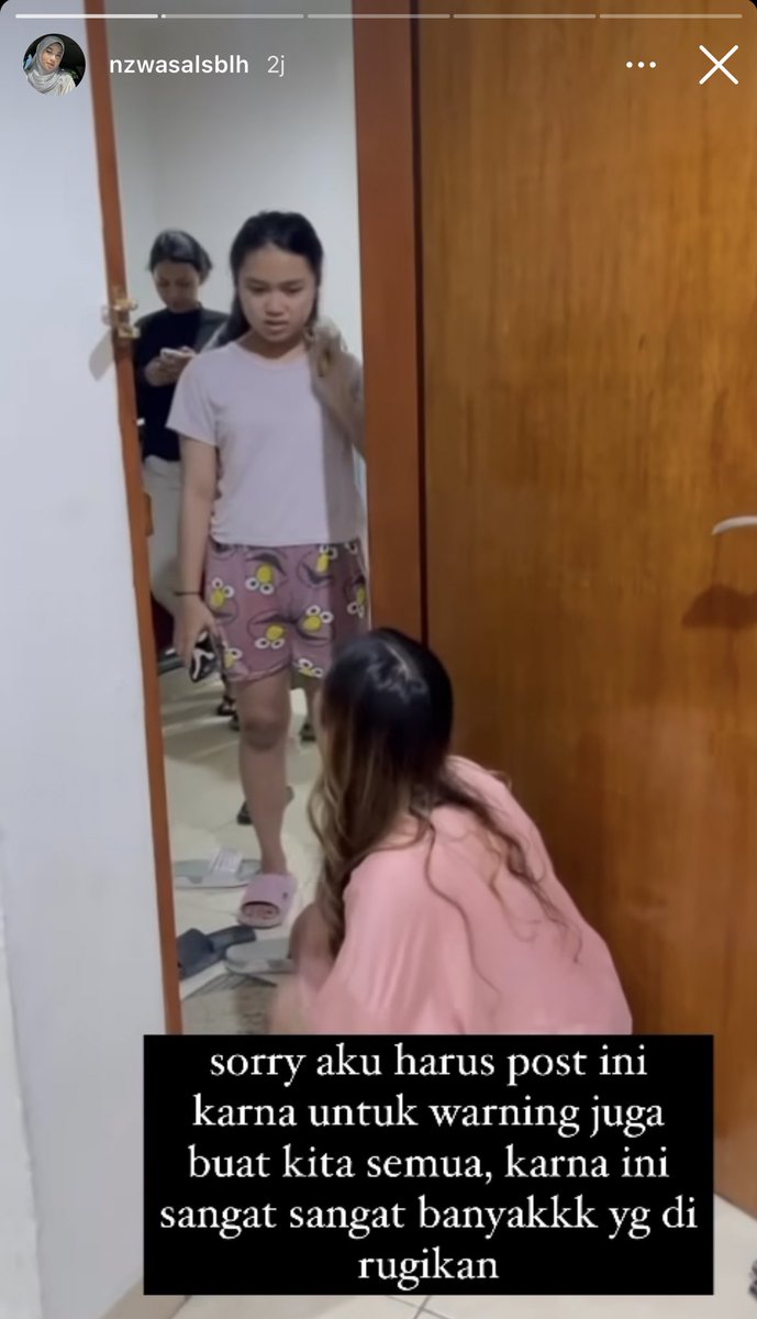 yipiieee__'s tweet photo. cantik2 kooo...? dia anak unikom, disosmed hedon abiez, dia ini anak kost baru digedung kita nah dari dia pindah banyak banget barang yg hilang (sendal, sepatu, bajubaju, daleman) https://t.co/JxTtelWzqo