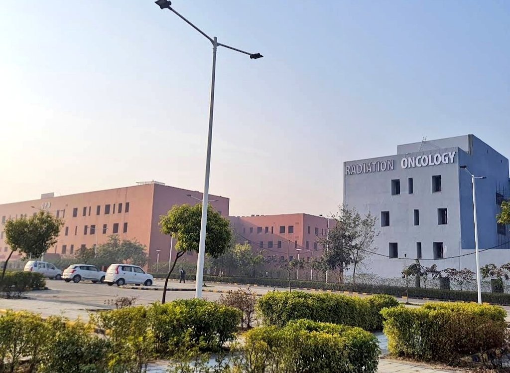 📍Kalyan Singh Super Specialty Cancer Institute, Lucknow

Built by Shapoorji Pallonji, this is India's biggest cancer institute comprising an OPD block, OT block, radiology block, radiation oncology block, administration block, IPD block, visitor accommodation, ancillary block,…