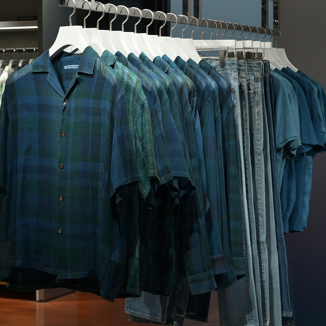 isetanmens's tweet photo. <SEVEN BY SEVEN>がメンズ館6階 メンズクリエーターズにて、藍染工房<LITMUS>によるスペシャルコレクションをご紹介するポップアップイベントを開催中!
#伊勢丹 #伊勢丹メンズ #メンズ #ファッション #SEVENBYSEVEN #LITMUS https://t.co/vj1kGUZwCP