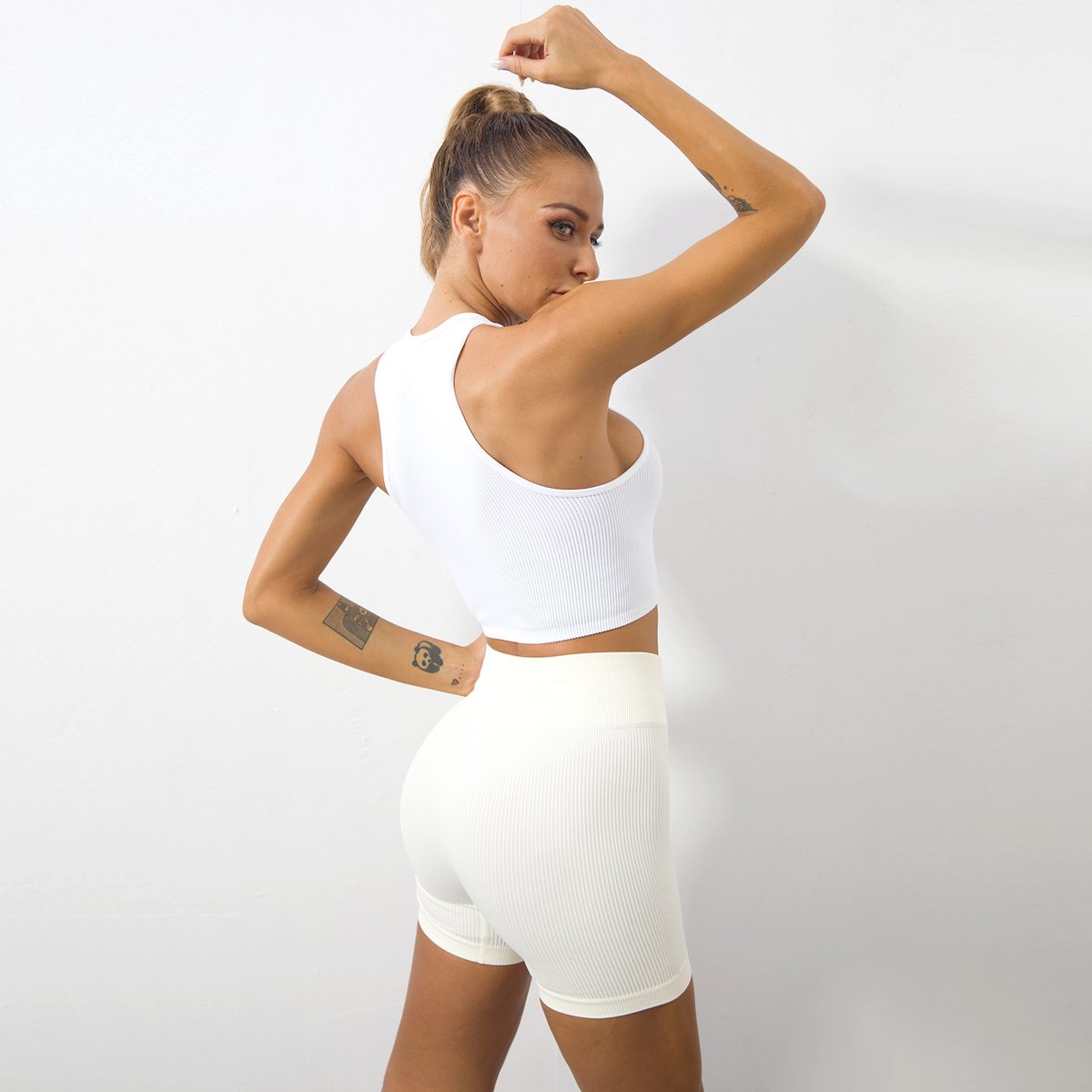 Yiwusureandy's tweet image. 🌟🌟🌟 Hot New Arrival: Seamless Yoga Tank Top and Shorts Set! 🌟🌟🌟#YogaFashion #Activewear #SeamlessSet #WholesaleSupply #YogaLovers #FitnessFashion #StayStylish #WorkoutInStyle 🌈👚🩳