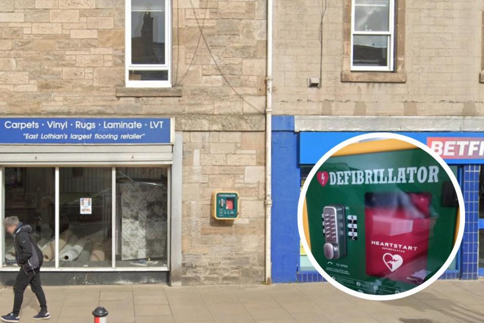 A defibrillator which is believed to have been stolen after use on Tranent High Street is set to be replaced. dlvr.it/T5xD1X 👇 Full story