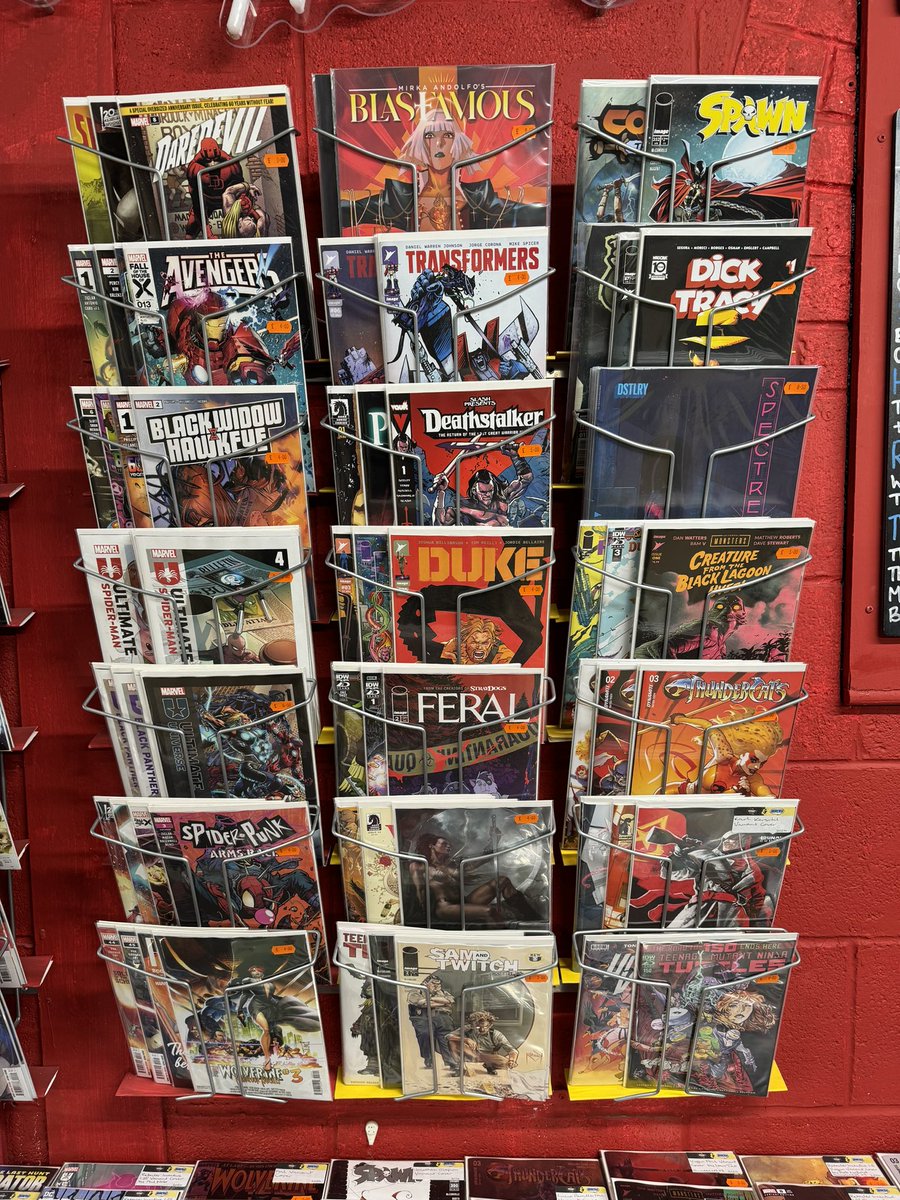 CoffeeHeroes1's tweet photo. Happy New Comic Book Day! Detective Comics! Ultimate Spider-Man! Spectregraph! Harley Quinn! Daredevil! Deathstalker! Zatanna TP! Booster Gold Tp! And lots more!

Pull lists are organised and ready for collection!

#comics #coffee #Belfast #NCBD #HappyNCBD https://t.co/sGC8KceJRM