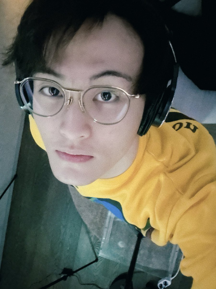 markmoIo's tweet photo. lucunya cowok angle atas https://t.co/c34XSo3DSD