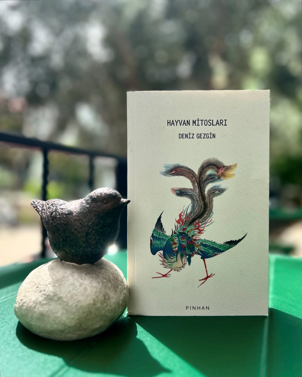 “Ölü­mün bil­gi­si hay­van­da­dır, ölüm­süz­lü­ğün sırrı da. İnsan öl­me­yi hay­van­lar­dan öğ­re­nir.” 🐜🦓🦌🐃🦔

Deniz Gezgin’in yeni kitabı Hayvan Mitosları şimdi Bunko’da! 💙