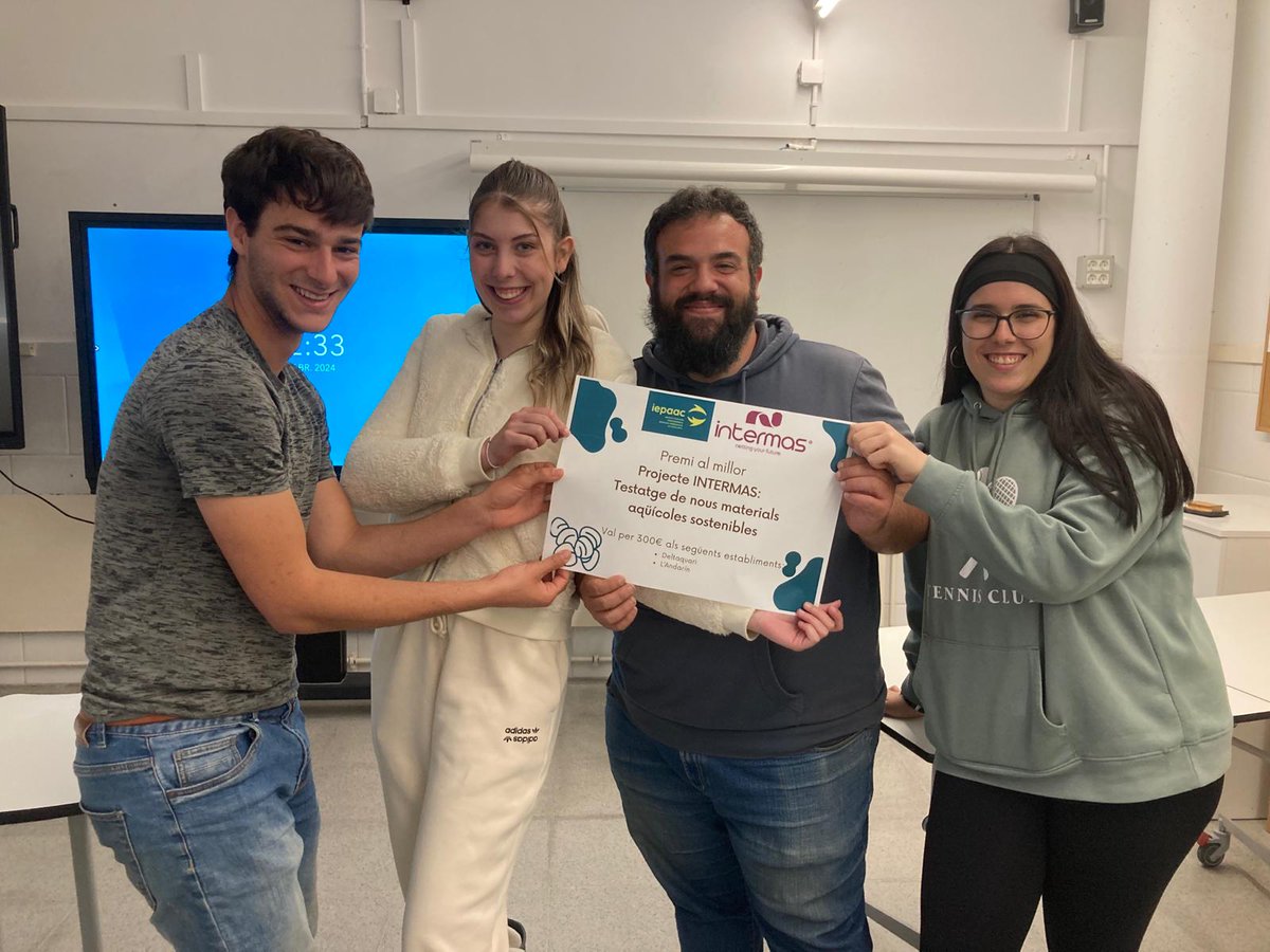 _IEPAAC's tweet photo. 🐠 Gran dia! L'alumnat de 2n d'#Aqüicultura ha presentat els resultats dels seus projectes a #Intermas 🏆 que ha volgut reconèixer l'equip més innovador i original 😍 Moltes gràcies, Àlex Roca i Luis Venturo, pel vostre acompanyament!
#somFP #somIEPAAC #premis #FelizMiercoles https://t.co/iE4ybgVCMX