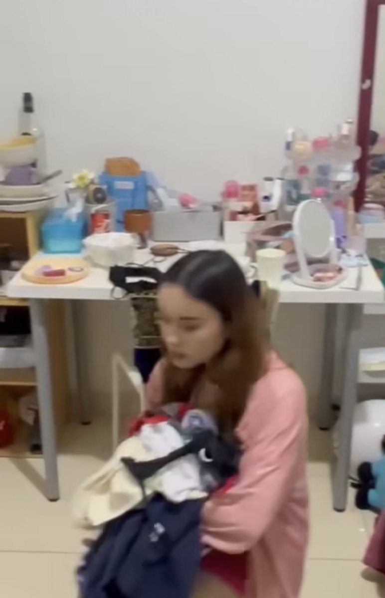 yipiieee__'s tweet image. masi byk yg dia ambil, ngmgnya dia punya penyakit klepto sm penyakit ambis dan sering bulak balik rs juga jadi susah buat ngilangin ini... gahabis pikir ama si cantikkkkkkk