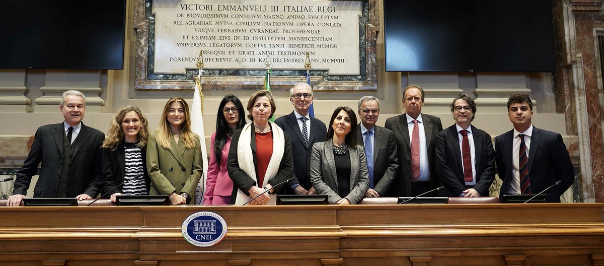 🇪🇸🤝🇮🇹 Encantados de recibir ayer a la Delegación española del @CESEspana y poder participar con ellos en el encuentro con los representantes del @cnel_it , en preparación del IV Encuentro Erasmus de Sociedades Civiles Organizadas, que tendrá lugar los días 27 y 28 de junio🗓️.