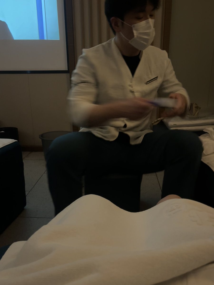 洗脚的话 
肯定是找男技师啊 https://t.co/UXjE88IgQx