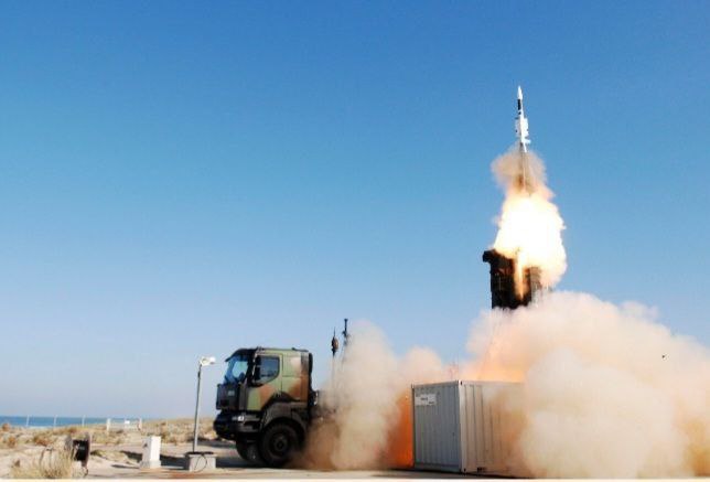 James0027705762's tweet photo. #Frankreich wird der Ukraine im Rahmen eines neuen Hilfspakets Aster-30-Raketen für das SAMP-T-System liefern, das ballistische Raketen, darunter auxh die #Kinshal abschießen kann.
In kürze werden wir Erfahren,was #exakt
Mit diesem #Paket geliefert werden wird ! https://t.co/UN5tZV8j8t