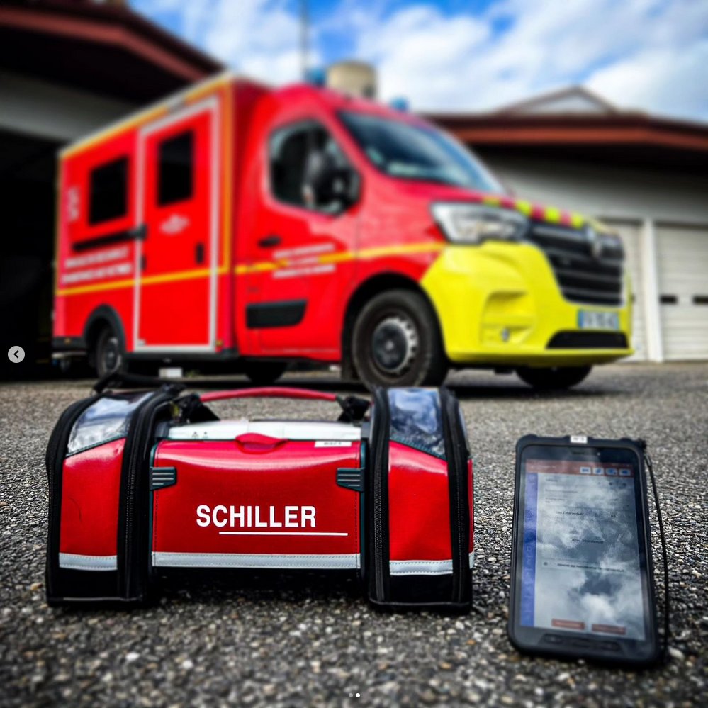 sdis47's tweet image. 📢 Un #nouvel outil multiparamétrique est en cours de déploiement au @sdis47 ! Il regroupe #défibrillation, #monitorage et à terme #ECG dans 1 seul appareil #léger ! 📲 Les données sont transmises en #direct au #médecin pour un #diagnostic #rapide et une prise en charge #adaptée