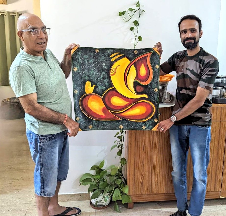 Thank you so much Tej Krishna kachru ji & Urmila kachru ji for giving me the opportunity to create something special for your Home. I truly appreciate your trust in commissioning me for this order work of Lord Ganesha and I'm so happy that you like my artwork 🍁🙏🏼 #art #artist