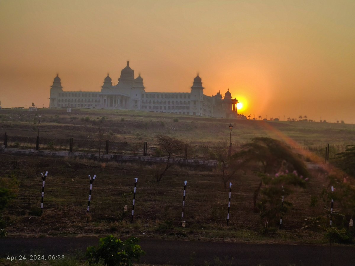 @allaboutbelgaum @AshwinPatil1108 @shanpati @laxmi_hebbalkar @VagariesWeather @shubhamtorres09 #MorningVibes #sunrise #Karnataka