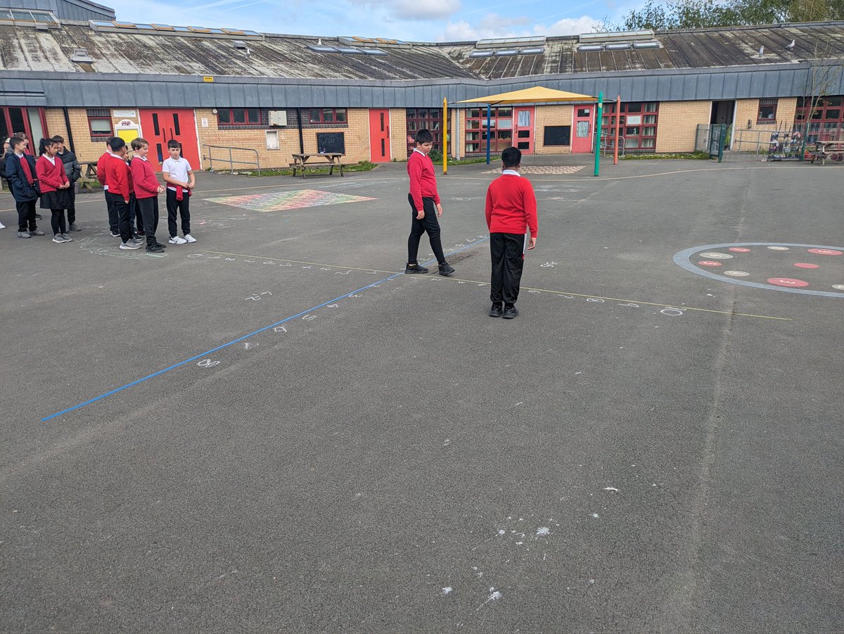 .@MrRodgerBurns Maths Group yesterday were working on 4 quadrant coordinates as part of #WalesOutdoorLearningWeek #outdoorlearning #maths