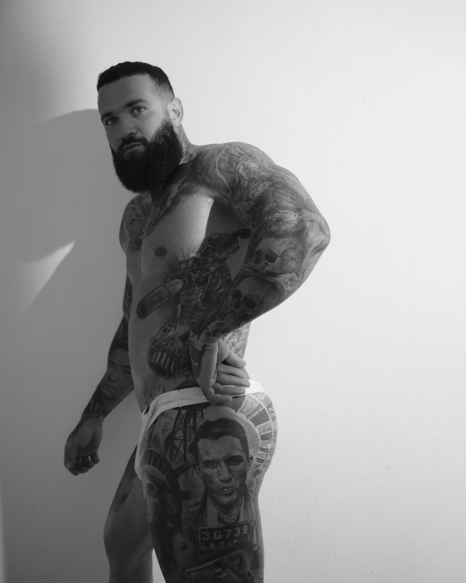 hairlightshadow's tweet photo. L A D I S L A V. https://t.co/t60iQpwnF0