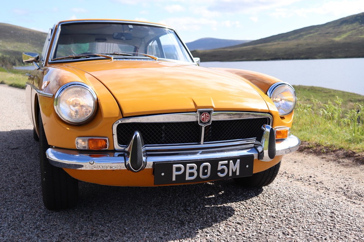 Discover the real #Highlands with highlandclassiccarhire.co.uk who have more routes than you can shake a stick at! You can explore the Northcoast 500 or 250 in a real drivers car!