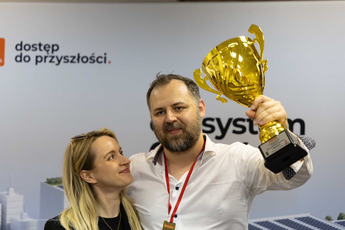 ZPakleza's tweet photo. Pewien streamer pytał, co to zmieni w czyimś życiu, że zostanie Mistrzem Polski Amatorów. Może wiele. Może nic. Ale dla takiego spojrzenia warto ;) https://t.co/iAaDvKZdn0
