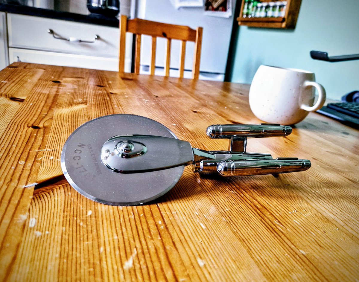 The new pizza cutter has arrived 🍕 🖖