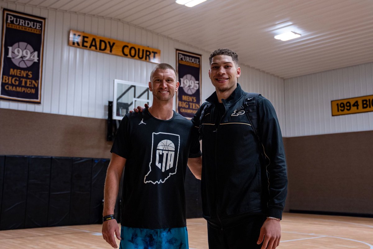 CompeteTraining's tweet photo. Congratulations my guy ⁦@GillisMason⁩ your commitment to ⁦@DukeMBB⁩!
-
Reserve your copy of my book “The Compete Mentality” today &amp; checkout the foreword Mason wrote detailing stories of our mindset and basketball training together! 
-
https://t.co/qTc3pYY12D https://t.co/naC8x3g2gM