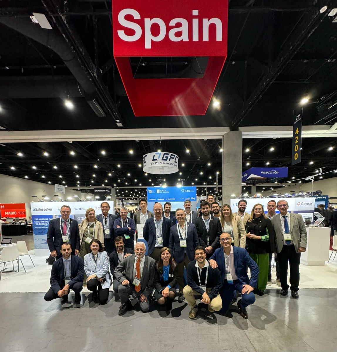 Gradiant's tweet photo. Un año más no podíamos faltar a @XPONENTIALshow en California, una de las ferias internacionales más importantes de #UXVs. Allí ha estado nuestro compañero Alfonso Lorenzo con el equipo de la @civiluavs y con nuestros socios de proyecto @telespazio.
#Xunta #esenciaGRD #XPO24 https://t.co/dNYwsTdtad