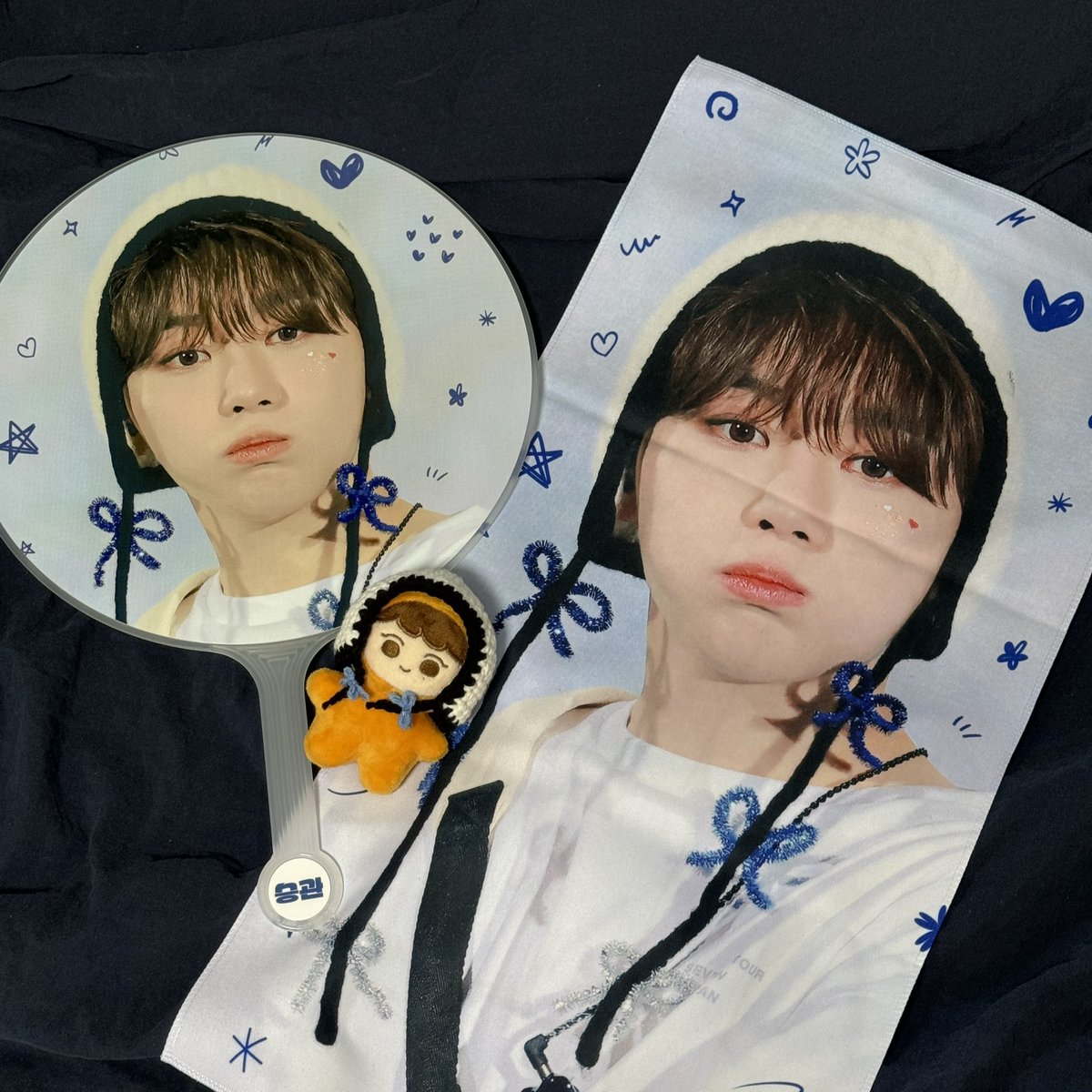 이렇게 찍고 싶어서 오늘만을 기다렸따!!!!!!!!💙💙

예쁜 슬로건과 우치와 감사합니다🥹 <a href="/boo_bit0116/">승관🍊BOO-bit✨부빗</a> 
예쁜 모자도 잘 쓰고 있어요.. 사랑합니댜🩵 <a href="/BabtingGu/">밥팅구🍚</a>
