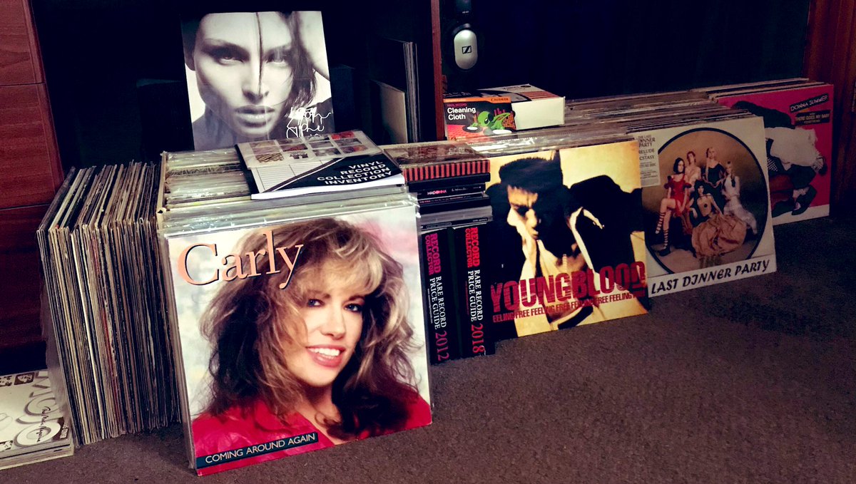 Today I’ll be mostly listening to @CarlySimonHQ “Coming Around Again” 1987 #YourSoVain #AlbumOfTheDay #recordingartist #80smusic #vinylcollection #VinylRecords #Aristarecords #NowPlaying 🎶🎤🫠