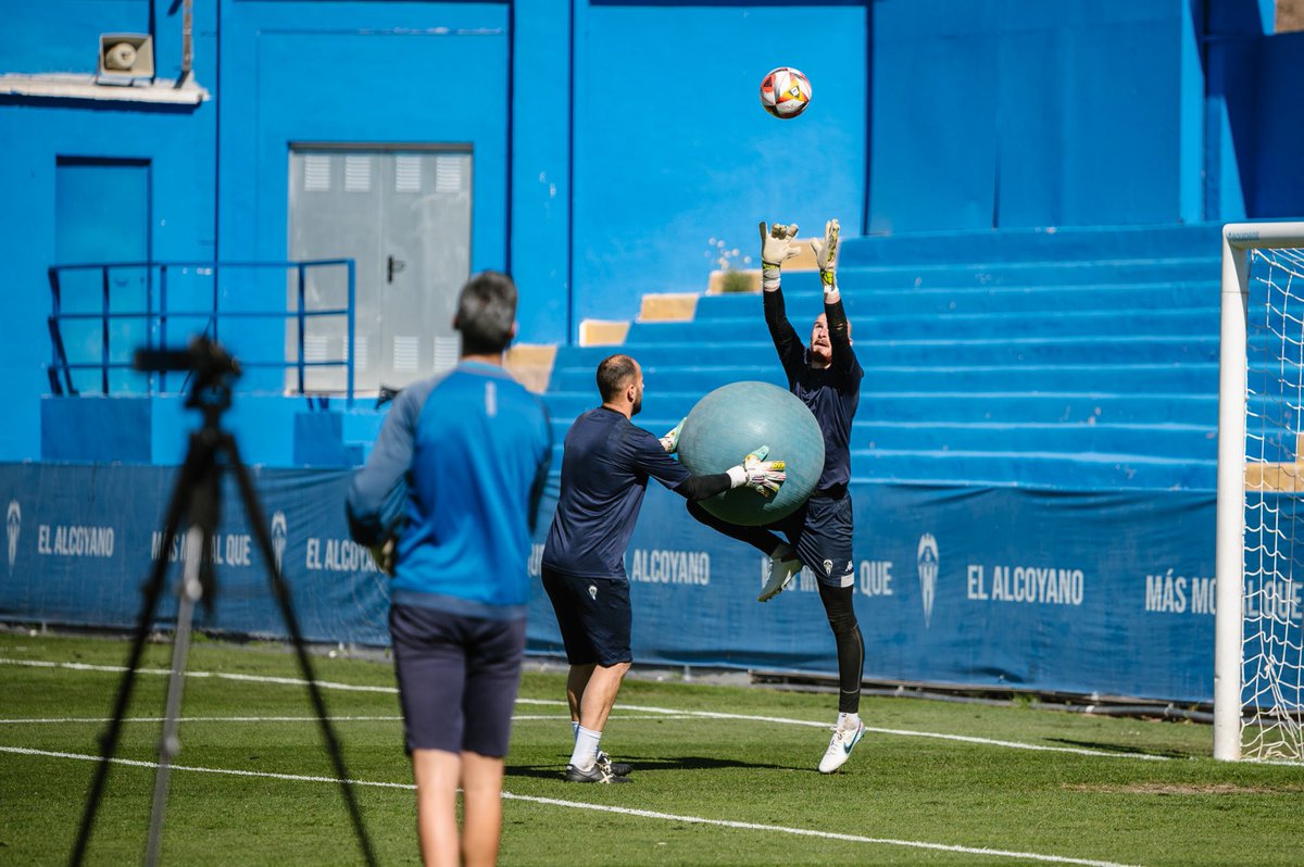 (𝐌)𝐨𝐭𝐢𝐯𝐚𝐜𝐢𝐨́𝐧
(𝐈)𝐧𝐭𝐞𝐧𝐬𝐢𝐝𝐚𝐝
(𝐄)𝐧𝐞𝐫𝐠𝐢́𝐚
(𝐑)𝐞𝐬𝐢𝐬𝐭𝐞𝐧𝐜𝐢𝐚
(𝐂)𝐨𝐫𝐚𝐣𝐞
(𝐎)𝐛𝐣𝐞𝐭𝐢𝐯𝐨
(𝐋)𝐮𝐜𝐡𝐚
(𝐄)𝐬𝐟𝐮𝐞𝐫𝐳𝐨
(𝐒)𝐮𝐝𝐨𝐫

#esmomentodecreer🔵⚪️