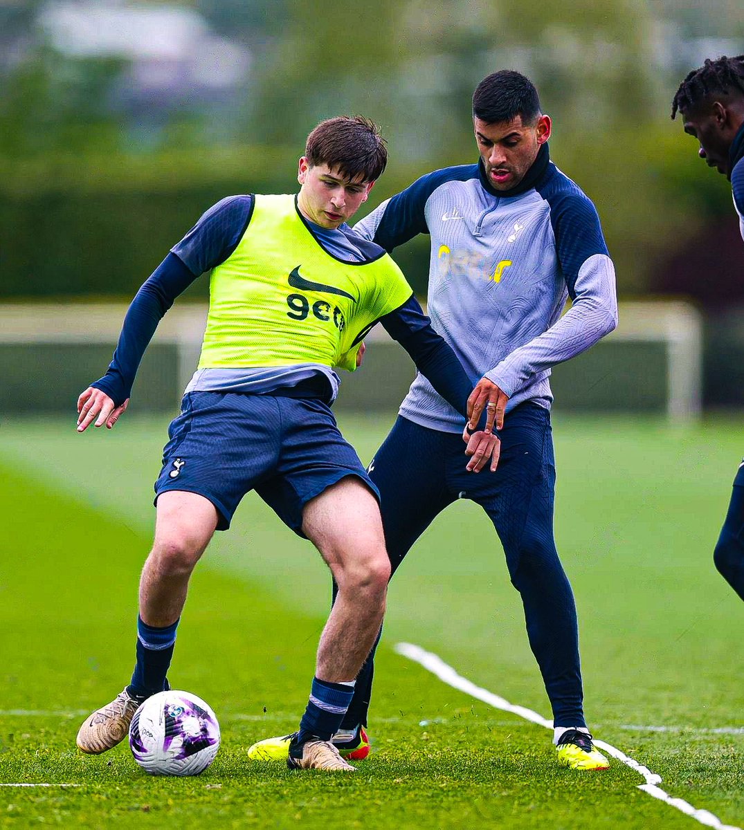 📸Mikey Moore (16) in First Team Training ahead of the North London Derby! ✨