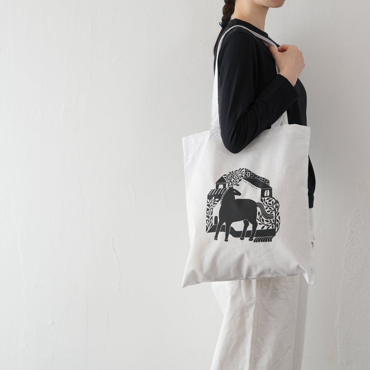 花松あゆみさんの展示
'LETTERS'から

6jumbopinsさんにお願いした
トートバッグが
刷り上がってまいりました。
thestables.jp/journal/journa…

オンラインショップ
shop.thestables.jp/?mode=grp&gid=…