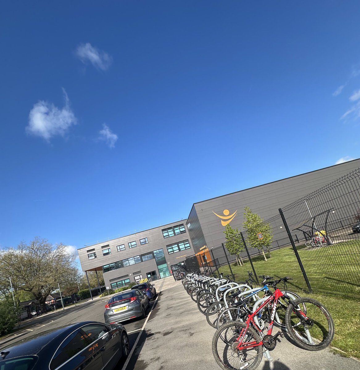 Lovely morning here @MEACentral great to see students making the most of the spring weather and making a healthy choice to cycle 🚲 🧡