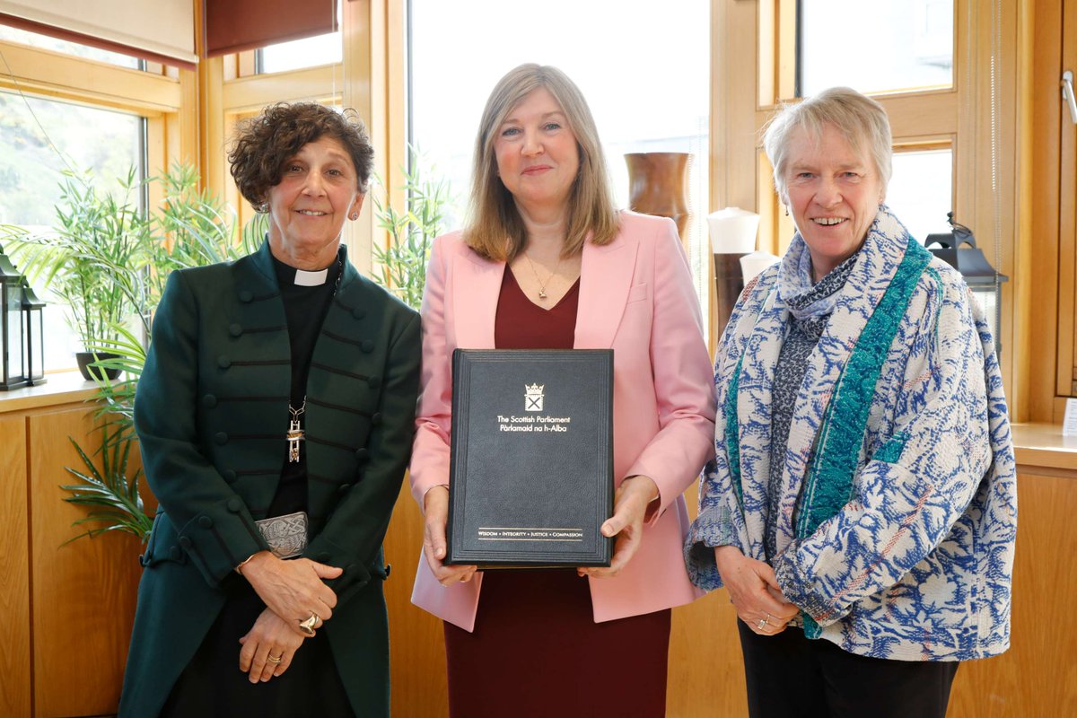 A privilege to receive this Bible on behalf of all @scotparl for our 25th anniversary. Thank you to @churchmoderator Rt Rev Sally Foster-Fulton of the General Assembly of @churchscotland and Elaine Duncan, Chief Executive @scottishbible