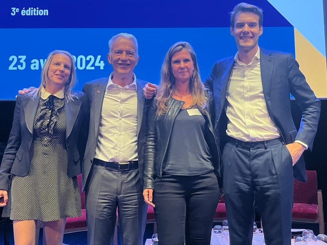 Patrick Martin (@patrickmartin_1) on Twitter photo En nommant <a href="/EngsterSophie/">Sophie Engster</a> et <a href="/RobinRivaton/">Robin Rivaton</a> co-présidents du #Comex40 du @MEDEF, je sais pouvoir compter sur leur talent et leur enthousiasme pour renforcer la place du <a href="/medef/">Mouvement des Entreprises de France</a> au cœur du débat d’idées et défendre les valeurs de l’entreprise. Ils succèdent à <a href="/PaoWisecom/">Paola FABIANI</a>, désormais En nommant <a href="/EngsterSophie/">Sophie Engster</a> et <a href="/RobinRivaton/">Robin Rivaton</a> co-présidents du #Comex40 du @MEDEF, je sais pouvoir compter sur leur talent et leur enthousiasme pour renforcer la place du <a href="/medef/">Mouvement des Entreprises de France</a> au cœur du débat d’idées et défendre les valeurs de l’entreprise. Ils succèdent à <a href="/PaoWisecom/">Paola FABIANI</a>, désormais