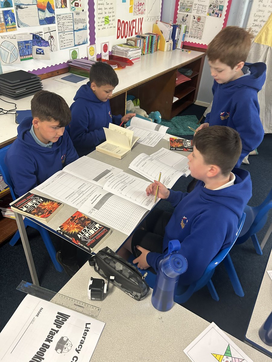 ArklestonSchool's tweet photo. A busy morning in base 7 as we choose our novel for our Reading Circles and plan for our next meeting. We were excited to listen to the different blurbs before choosing our books! #Readingschools #readingcircles 📚✨
@AttainRen https://t.co/iyvw7zCpyu