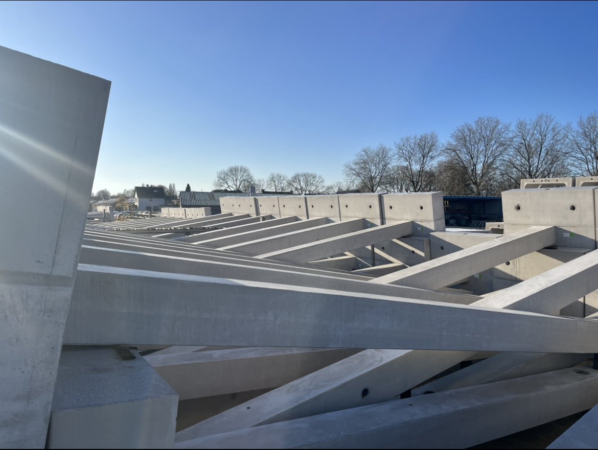 Wij leveren naast duikers, liggers en scherfwanden ook prachtige kolommen.

Benieuwd naar wat we allemaal maken? Kijk dan eens bij ons op de website! 🔍
hubs.la/Q02ptdvd0

#BTE #krachtvandeverbinding #Romein #prefab #beton