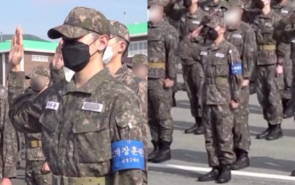 mavatyongf's tweet photo. Today (24th), the Navy released the site of the 702nd Naval Training Center induction ceremony, and Taeyong was seen wearing a blue armband indicating 'platoon leader trainee' of the 2nd Battalion of new recruits. https://t.co/2t0AMXKYcf

#TAEYONG #태용 https://t.co/4nPbihTnxR