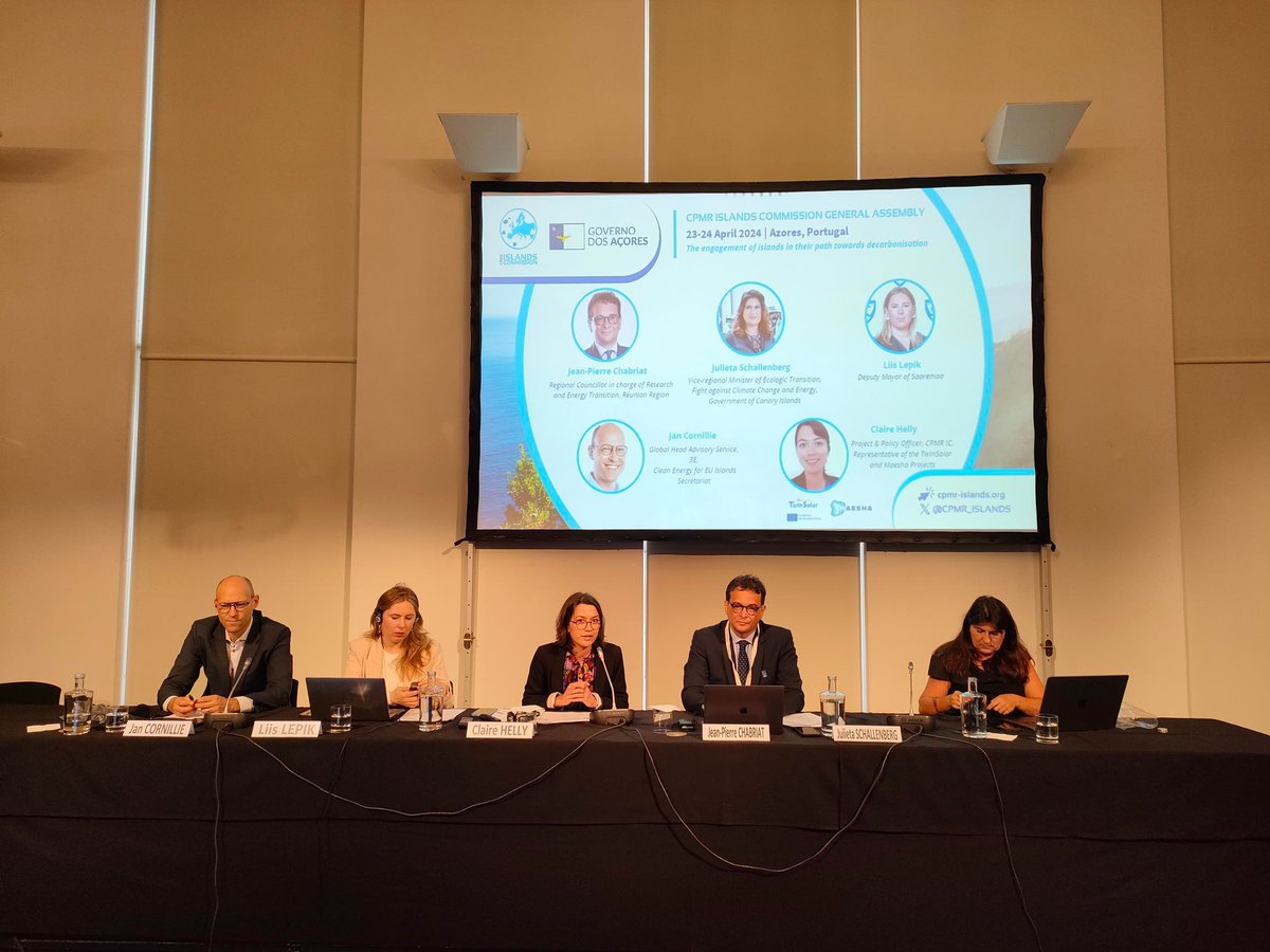 CPMR_ISLANDS's tweet photo. #CPMRIslands2024 | Energy session

Thanks to their abundant renewable energy sources, islands are notably engaged in the path to reach climate neutrality by 2050 🌊🌬️☀️

➡️ Panellists will showcase relevant best practices and the next steps to be taken in the upcoming session! https://t.co/uv77MH5AnF