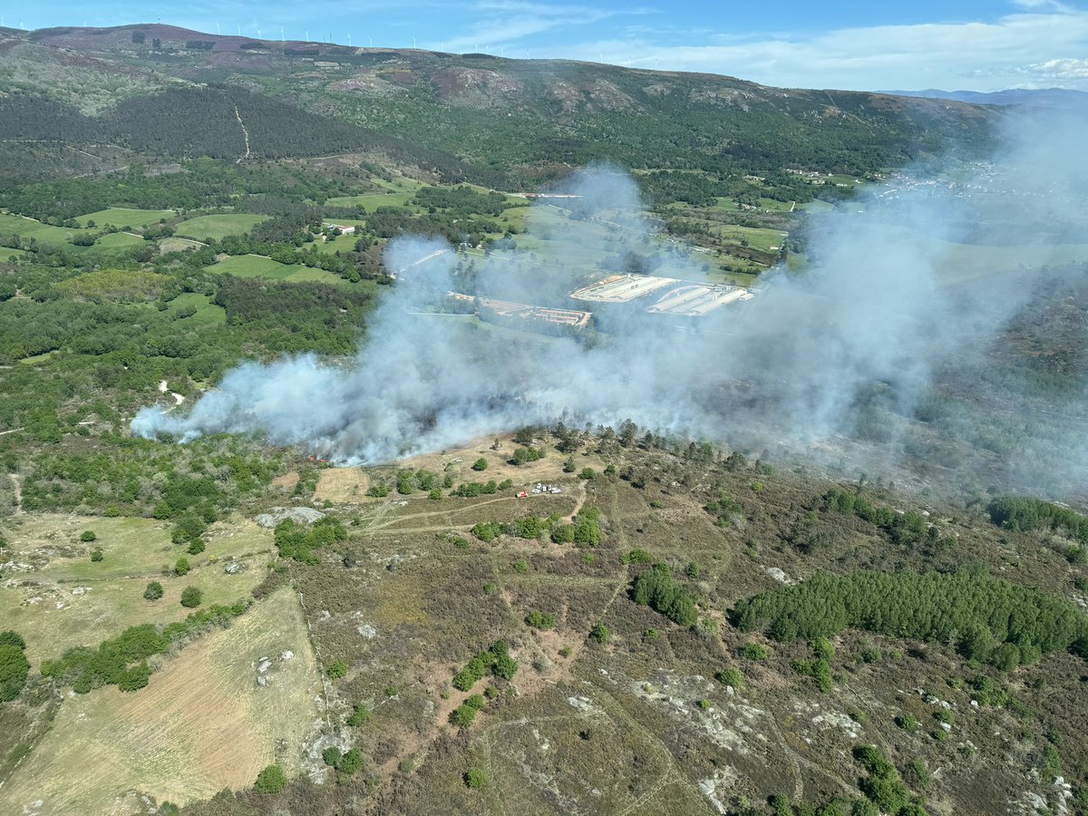 Sobrevoando lume de Esgos