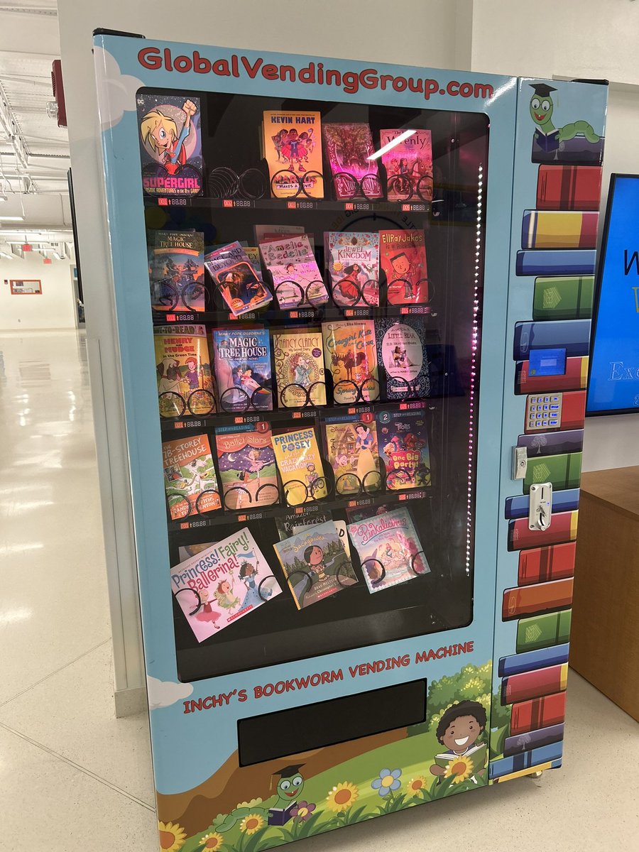 I have heard about book vending machines but I have never seen one and today I was able to see it @ConnMagnet !! Simply amazing 👏🏽👏🏽