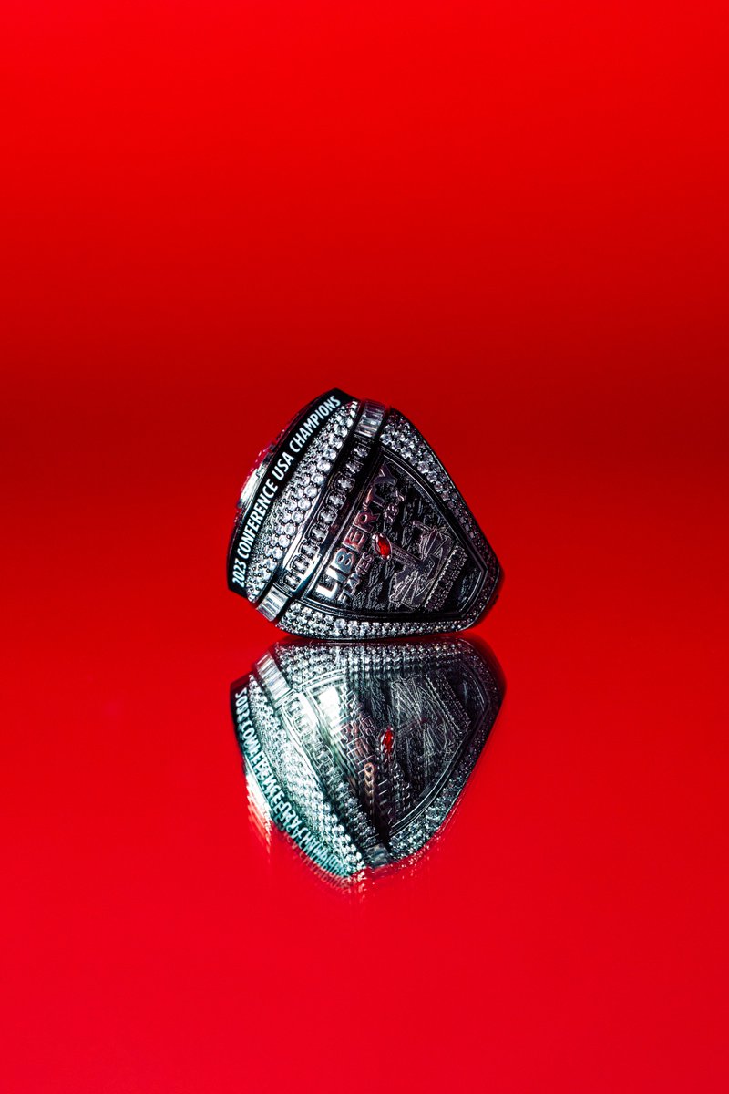 LibertyFootball's tweet photo. a ring of beauty. 💎 https://t.co/uAmte8Er2n