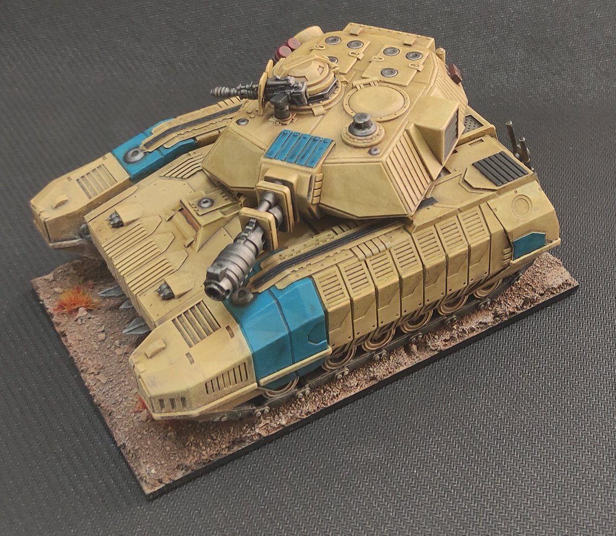 A new tank for muy GCPS army! The model is an STL by @Corvusgamester1 , which I like more than the official model, I feel like this one is closer to the GCPS aesthetic.