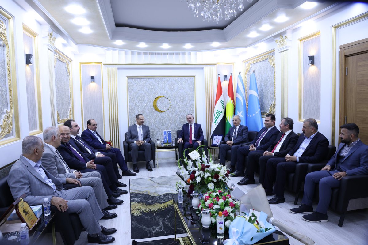 Today, the @KurdistanRegion Presidency Spokesman Dilshad Shahab led a delegation to visit the Turkmen Front party. On behalf of @IKRPresident Nechirvan Barzani, he congratulated the Turkmen Front on their 29th anniversary.