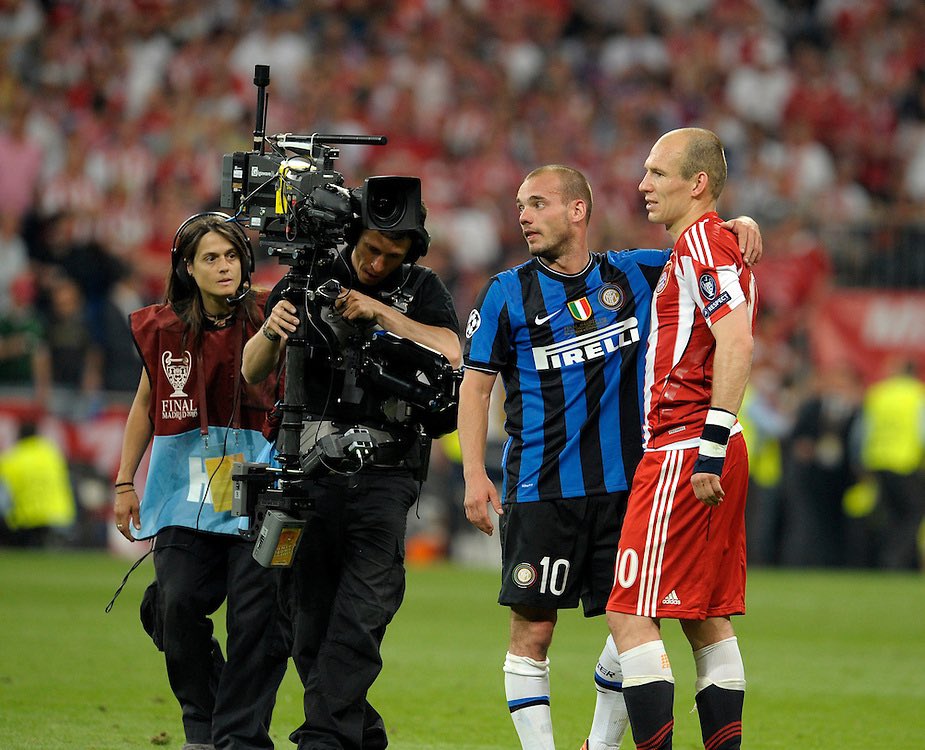 LyesBouzidi10's tweet photo. Real Madrid sold Wesley Sneijder and Arjen Robben and the two of them faced off in a Champions League final AT THE BERNABEU 10 months later.

They’ll be ight🤣 https://t.co/y6gNyIECww