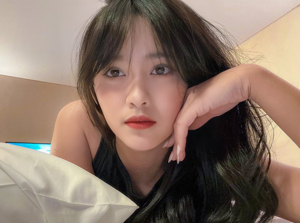 adelaslexi's tweet photo. staring on #DedelCam and realized how mature you are sekarang del, time flies so darn fast… https://t.co/xK9mskX22m