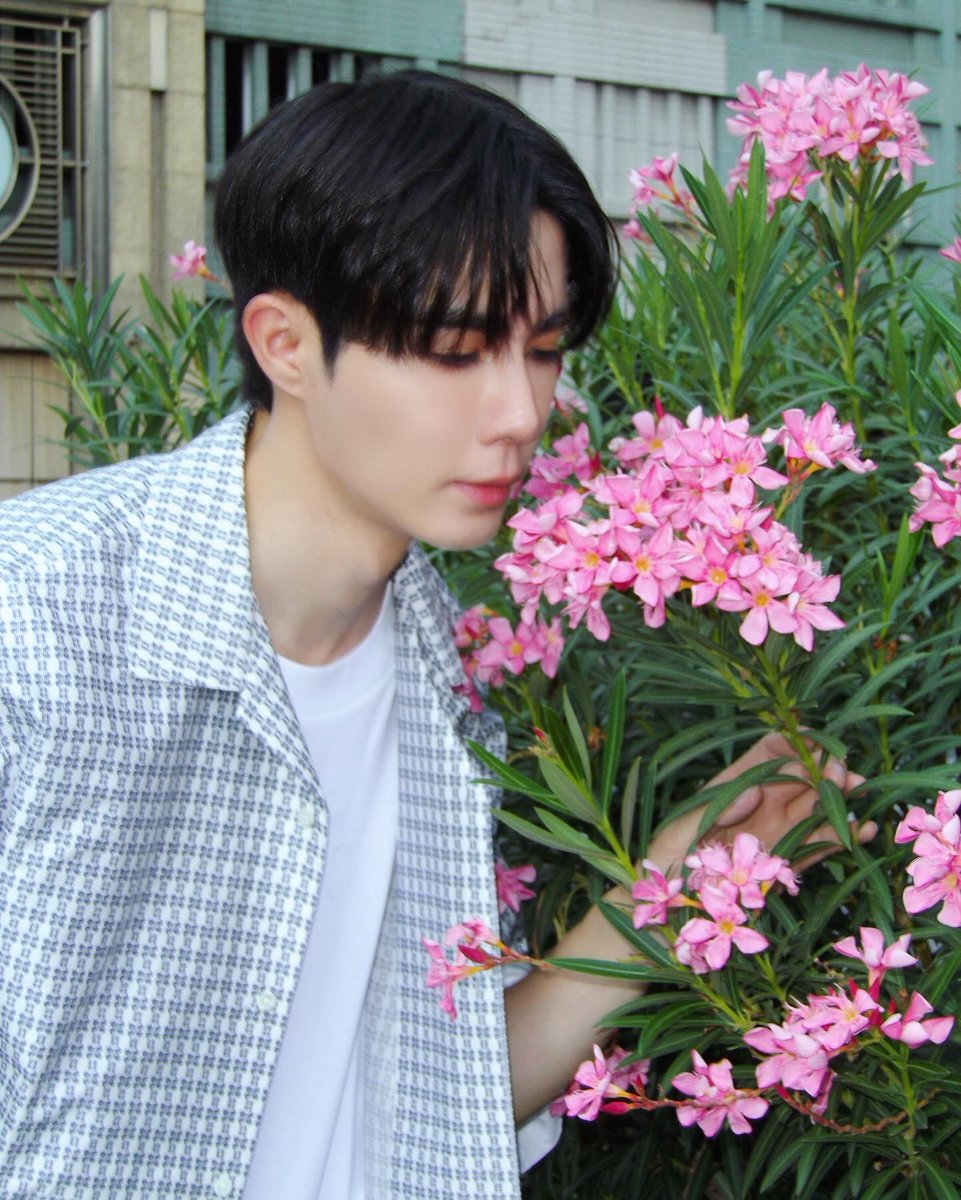 zee_pruk's tweet photo. 💚🍃 https://t.co/bPllCO5pkP