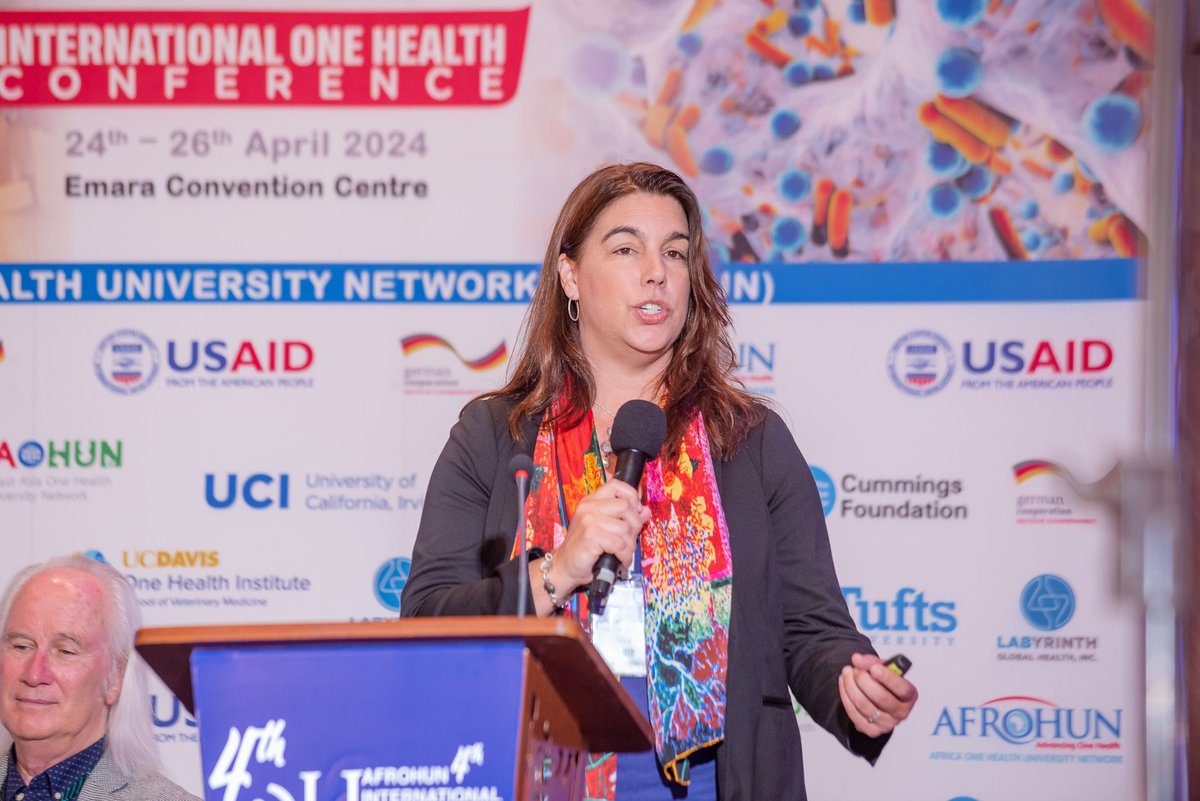 Prof. Woutrina Smith @OneHealthUCD presenting at the  4th AFROHUN International One Health Conference #AFROHUNconference